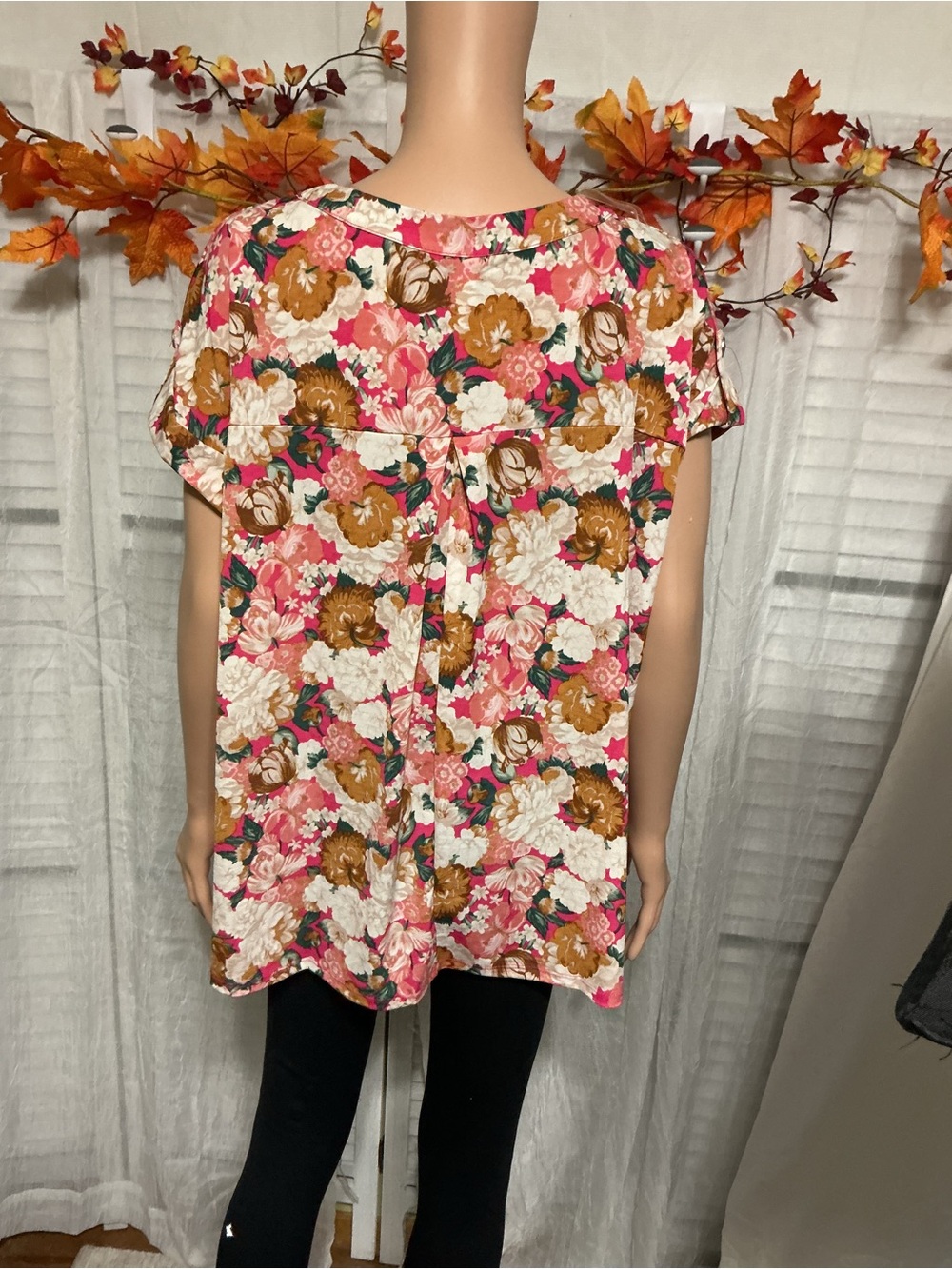 Dear Scarlett Floral Short-Sleeve Blouse in Pink and Brown